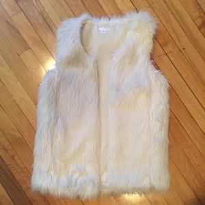 Xhilaration fur vest